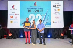 Opening-Ceremony-Prize-Presentation_0211_2_11zon